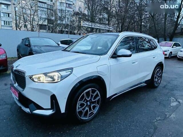 БМВ iX1, объемом двигателя 0 л и пробегом 4 тыс. км за 36999 $, фото 2 на Automoto.ua