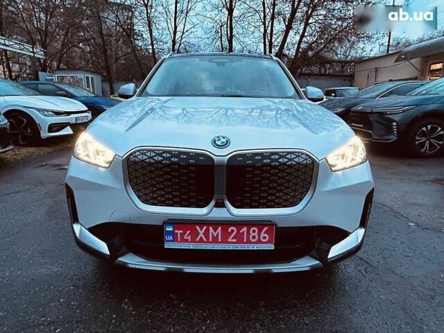 БМВ iX1, объемом двигателя 0 л и пробегом 4 тыс. км за 36999 $, фото 5 на Automoto.ua