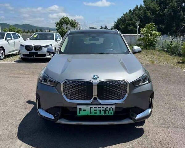 БМВ iX1 2023 в Киеве на Automoto.ua БМВ iX1, объемом двигателя 0 л и пробегом 3 тыс. км за 26999 $, фото 1 на Automoto.ua