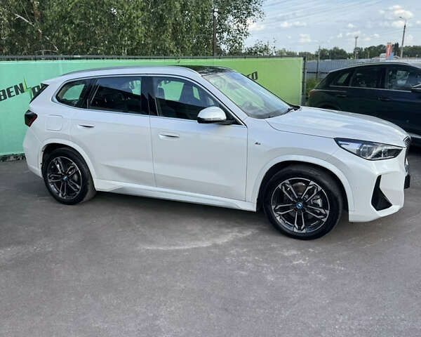 БМВ iX1, объемом двигателя 0 л и пробегом 6 тыс. км за 32400 $, фото 5 на Automoto.ua
