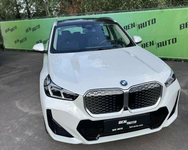 БМВ iX1, объемом двигателя 0 л и пробегом 6 тыс. км за 32400 $, фото 4 на Automoto.ua