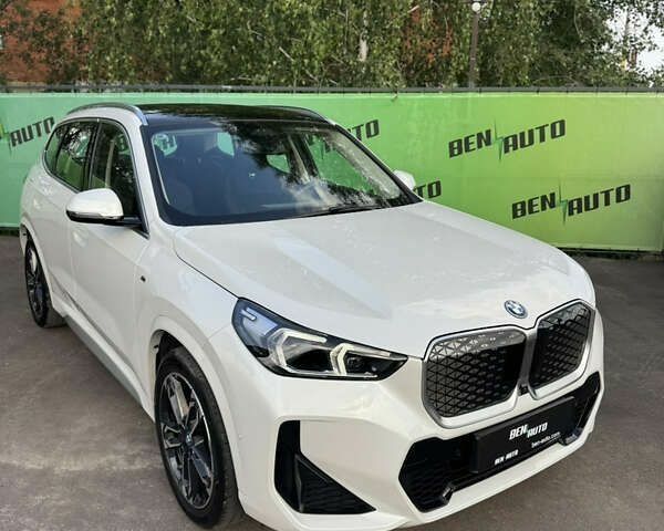 БМВ iX1, объемом двигателя 0 л и пробегом 6 тыс. км за 32400 $, фото 3 на Automoto.ua