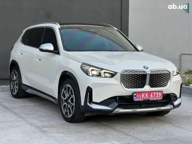 БМВ iX1 2023 в Киеве на Automoto.ua БМВ iX1, объемом двигателя 0 л и пробегом 17 тыс. км за 30500 $, фото 2 на Automoto.ua