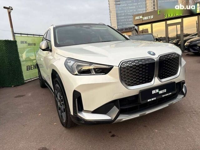 БМВ iX1, объемом двигателя 0 л и пробегом 19 тыс. км за 29000 $, фото 3 на Automoto.ua