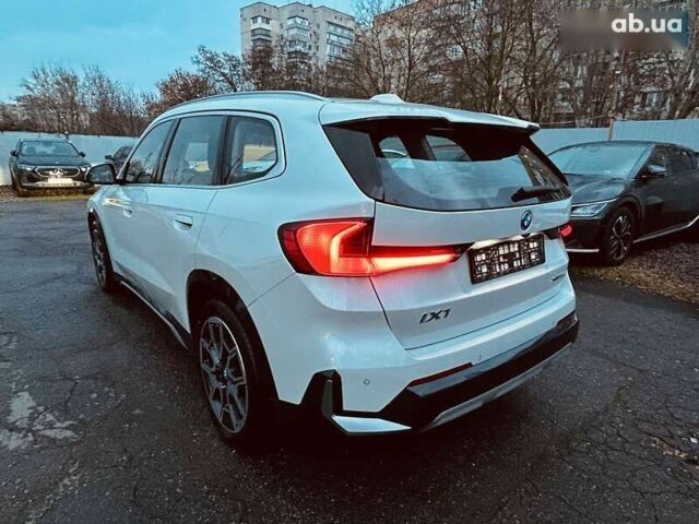 БМВ iX1, объемом двигателя 0 л и пробегом 4 тыс. км за 36999 $, фото 8 на Automoto.ua