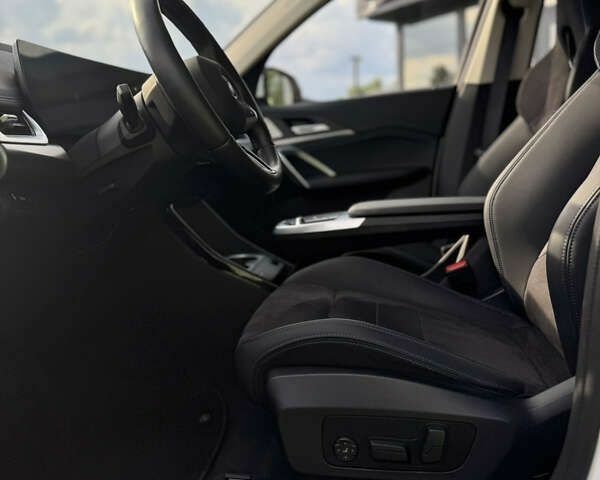 БМВ iX1, объемом двигателя 0 л и пробегом 6 тыс. км за 32400 $, фото 21 на Automoto.ua