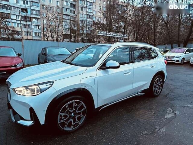 БМВ iX1, объемом двигателя 0 л и пробегом 4 тыс. км за 36999 $, фото 11 на Automoto.ua