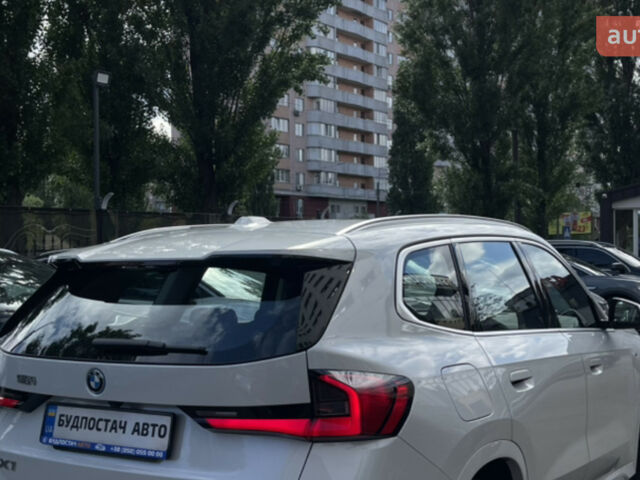 купити нове авто БМВ iX1 2024 року від офіційного дилера Будпостач  БМВ фото