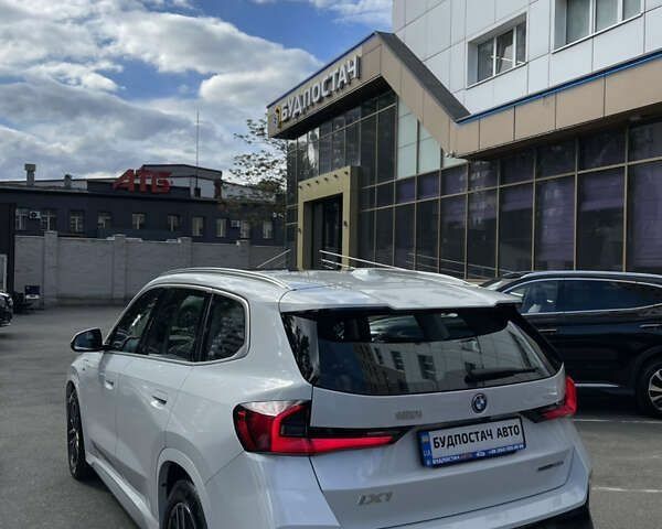 БМВ iX1, объемом двигателя 0 л и пробегом 1 тыс. км за 30599 $, фото 2 на Automoto.ua