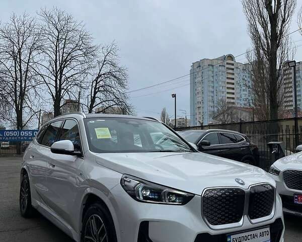 БМВ iX1, объемом двигателя 0 л и пробегом 1 тыс. км за 31399 $, фото 5 на Automoto.ua