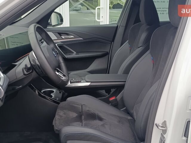 БМВ iX1, объемом двигателя 0 л и пробегом 0 тыс. км за 50206 $, фото 16 на Automoto.ua