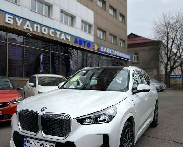 БМВ iX1, объемом двигателя 0 л и пробегом 1 тыс. км за 31399 $, фото 2 на Automoto.ua