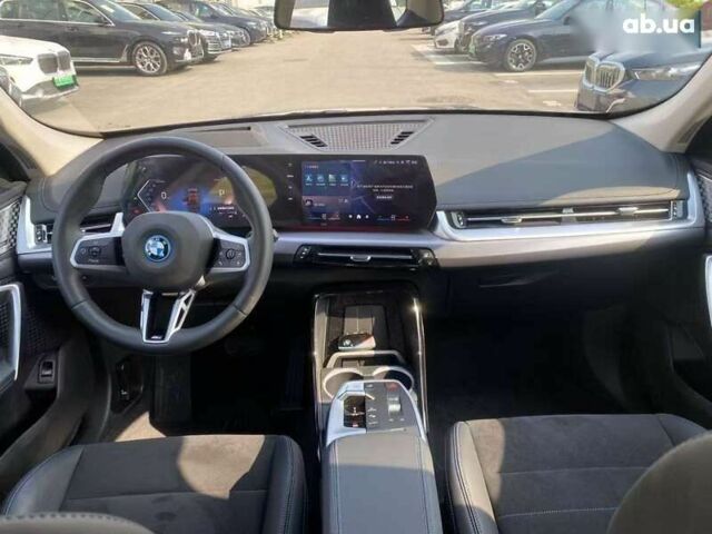 БМВ iX1, объемом двигателя 0 л и пробегом 1 тыс. км за 29600 $, фото 5 на Automoto.ua