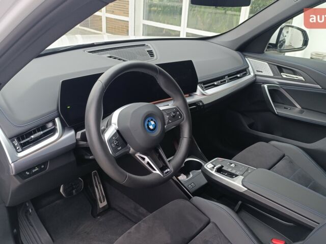 БМВ iX1, объемом двигателя 0 л и пробегом 0 тыс. км за 50206 $, фото 10 на Automoto.ua