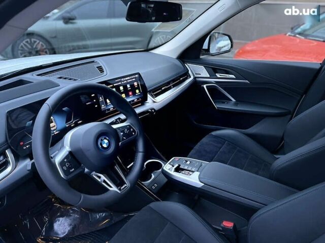 БМВ iX1, объемом двигателя 0 л и пробегом 1 тыс. км за 30599 $, фото 18 на Automoto.ua
