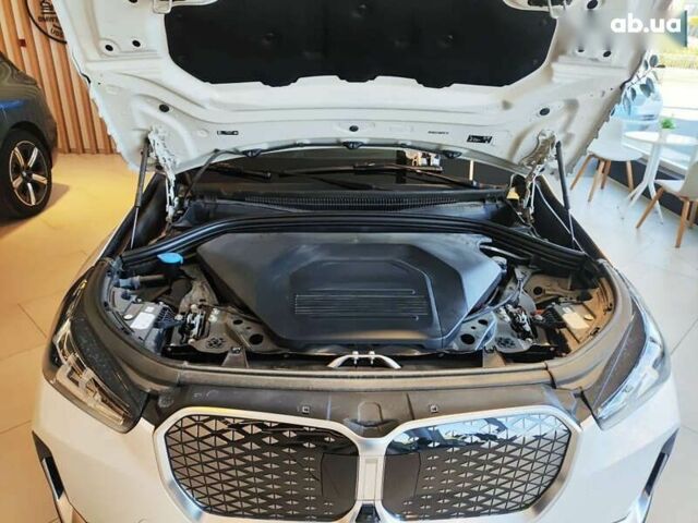 БМВ iX1, объемом двигателя 0 л и пробегом 5 тыс. км за 28000 $, фото 6 на Automoto.ua