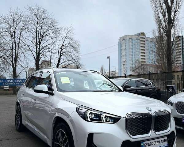 БМВ iX1, объемом двигателя 0 л и пробегом 1 тыс. км за 31399 $, фото 3 на Automoto.ua