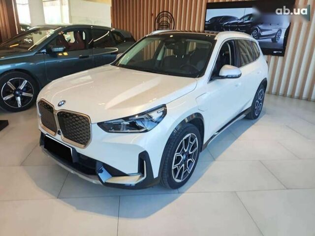 БМВ iX1, объемом двигателя 0 л и пробегом 5 тыс. км за 28000 $, фото 1 на Automoto.ua