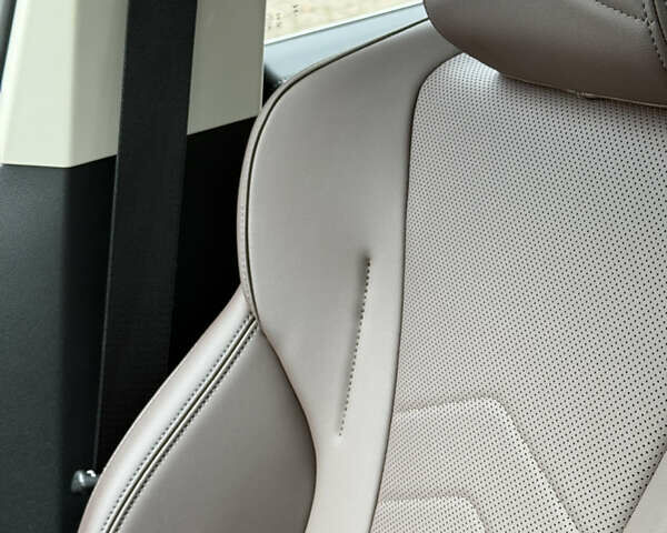 Серый БМВ iX1, объемом двигателя 0 л и пробегом 17 тыс. км за 35000 $, фото 56 на Automoto.ua