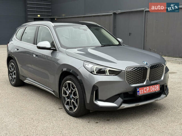 Серый БМВ iX1, объемом двигателя 0 л и пробегом 17 тыс. км за 35000 $, фото 6 на Automoto.ua