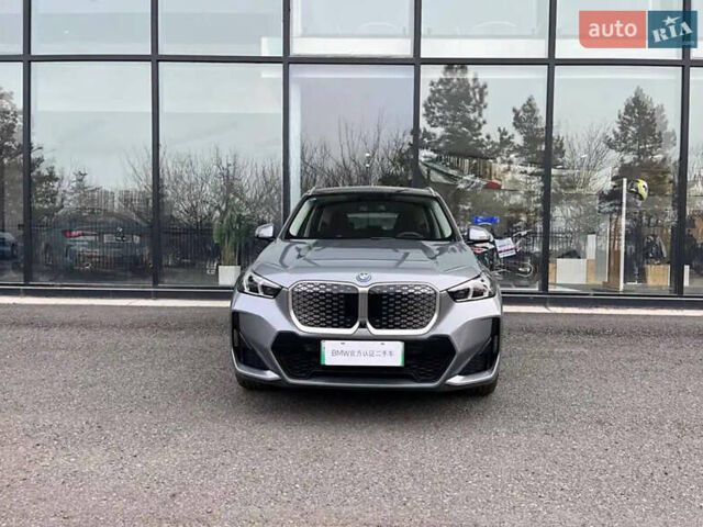 Серый БМВ iX1, объемом двигателя 0 л и пробегом 6 тыс. км за 26000 $, фото 1 на Automoto.ua