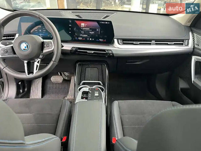 Серый БМВ iX1, объемом двигателя 0 л и пробегом 6 тыс. км за 26000 $, фото 5 на Automoto.ua
