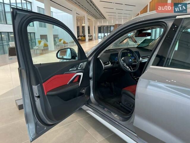 Серый БМВ iX1, объемом двигателя 0 л и пробегом 3 тыс. км за 27200 $, фото 6 на Automoto.ua