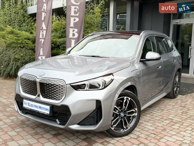 Серый БМВ iX1, объемом двигателя 0 л и пробегом 10 тыс. км за 32900 $, фото 2 на Automoto.ua