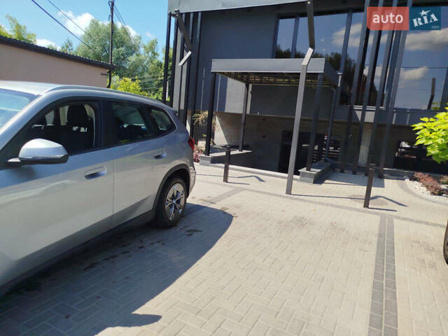 Серый БМВ iX1, объемом двигателя 0 л и пробегом 20 тыс. км за 25900 $, фото 18 на Automoto.ua