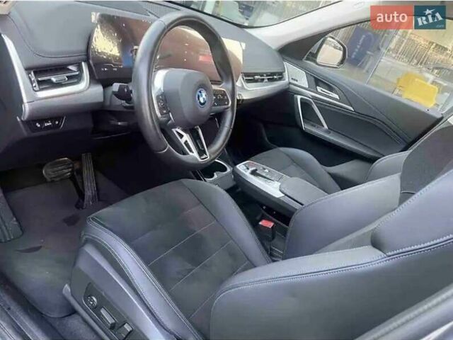 Серый БМВ iX1, объемом двигателя 0 л и пробегом 11 тыс. км за 26900 $, фото 2 на Automoto.ua