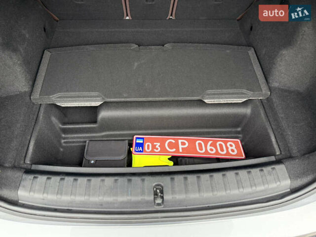 Серый БМВ iX1, объемом двигателя 0 л и пробегом 17 тыс. км за 35000 $, фото 58 на Automoto.ua