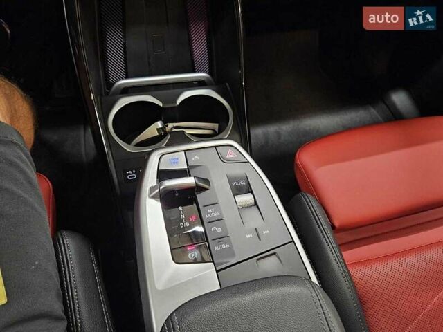 БМВ iX1 2023 в Киеве на Automoto.ua Серый БМВ iX1, объемом двигателя 0 л и пробегом 48 тыс. км за 29500 $, фото 6 на Automoto.ua