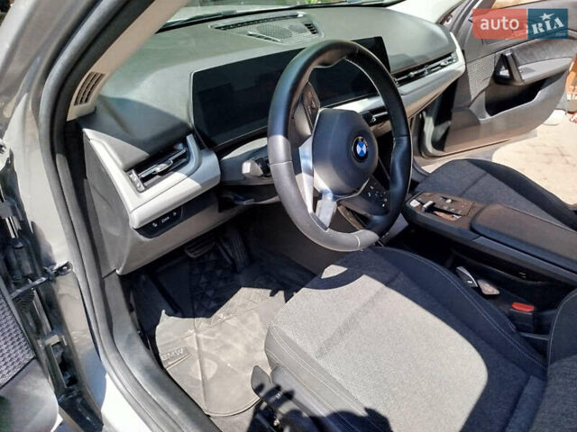 Серый БМВ iX1, объемом двигателя 0 л и пробегом 20 тыс. км за 25900 $, фото 12 на Automoto.ua