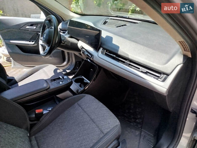 Серый БМВ iX1, объемом двигателя 0 л и пробегом 20 тыс. км за 25900 $, фото 11 на Automoto.ua