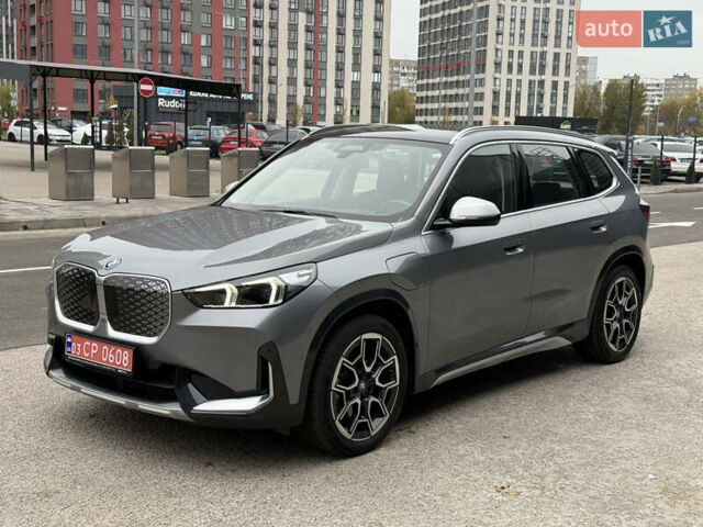 Серый БМВ iX1, объемом двигателя 0 л и пробегом 17 тыс. км за 35000 $, фото 5 на Automoto.ua