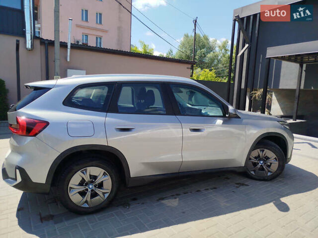 Серый БМВ iX1, объемом двигателя 0 л и пробегом 20 тыс. км за 25900 $, фото 16 на Automoto.ua