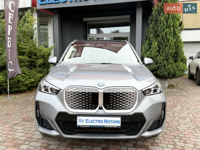 Серый БМВ iX1, объемом двигателя 0 л и пробегом 10 тыс. км за 32900 $, фото 7 на Automoto.ua