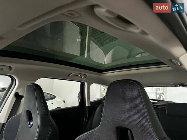 Серый БМВ iX1, объемом двигателя 0 л и пробегом 12 тыс. км за 33900 $, фото 11 на Automoto.ua