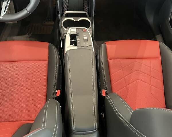 Серый БМВ iX1, объемом двигателя 0 л и пробегом 3 тыс. км за 27200 $, фото 11 на Automoto.ua