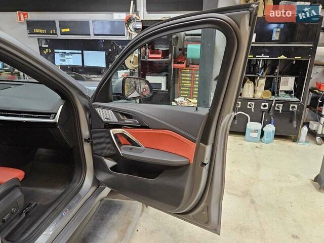 БМВ iX1 2023 в Киеве на Automoto.ua Серый БМВ iX1, объемом двигателя 0 л и пробегом 48 тыс. км за 29500 $, фото 35 на Automoto.ua