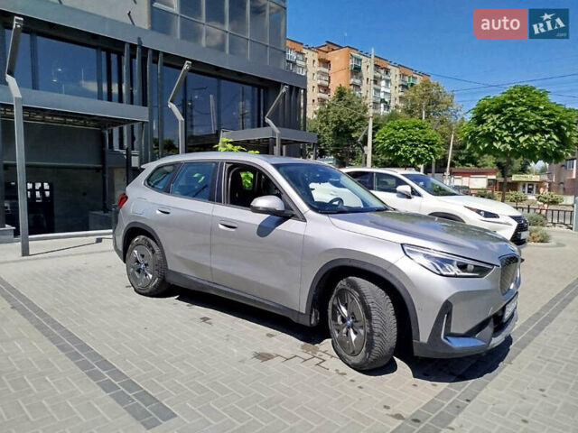 Серый БМВ iX1, объемом двигателя 0 л и пробегом 20 тыс. км за 25900 $, фото 14 на Automoto.ua