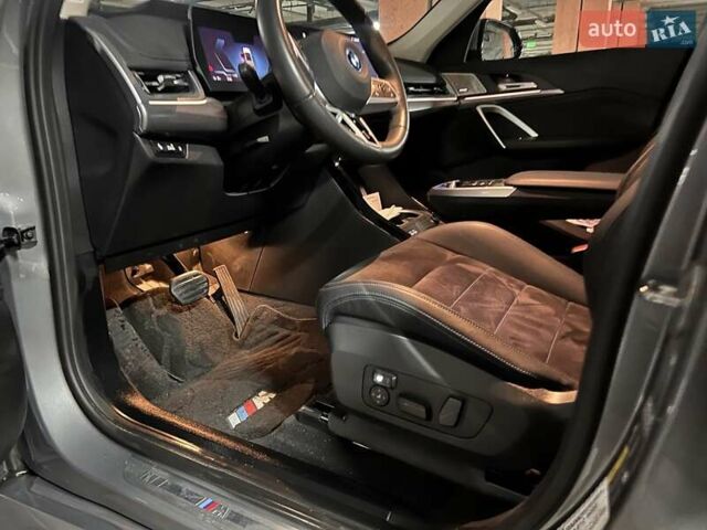 Серый БМВ iX1, объемом двигателя 0 л и пробегом 6 тыс. км за 33200 $, фото 6 на Automoto.ua