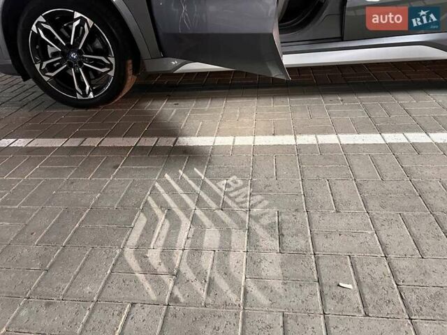Серый БМВ iX1, объемом двигателя 0 л и пробегом 6 тыс. км за 33200 $, фото 14 на Automoto.ua