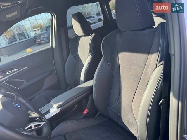 БМВ iX1 2024 в Житомире на Automoto.ua Серый БМВ iX1, объемом двигателя 0 л и пробегом 8 тыс. км за 52031 $, фото 19 на Automoto.ua