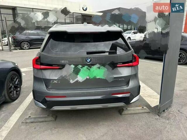 Серый БМВ iX1, объемом двигателя 0 л и пробегом 3 тыс. км за 27999 $, фото 1 на Automoto.ua