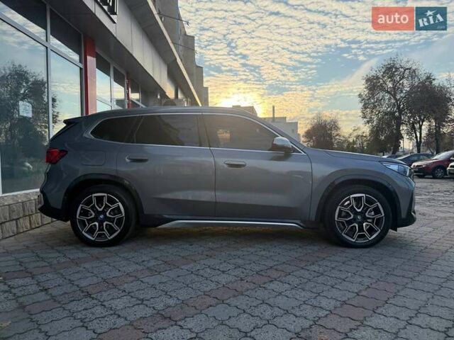 Серый БМВ iX1, объемом двигателя 0 л и пробегом 3 тыс. км за 33999 $, фото 15 на Automoto.ua