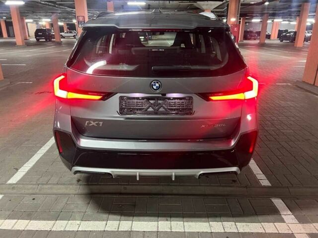 Серый БМВ iX1, объемом двигателя 0 л и пробегом 6 тыс. км за 33200 $, фото 4 на Automoto.ua