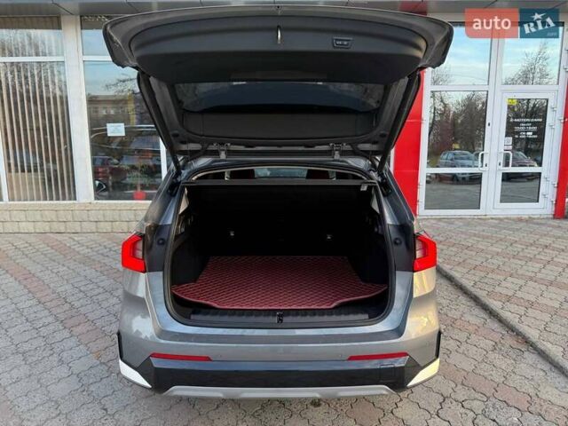 Серый БМВ iX1, объемом двигателя 0 л и пробегом 3 тыс. км за 33999 $, фото 16 на Automoto.ua