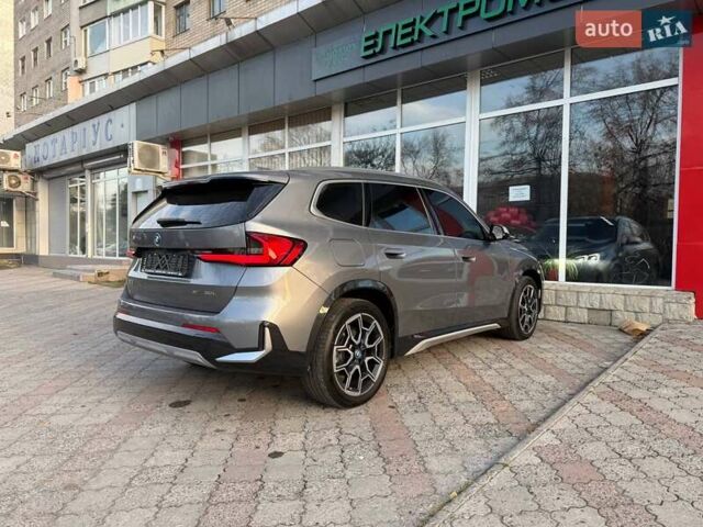 Серый БМВ iX1, объемом двигателя 0 л и пробегом 3 тыс. км за 33999 $, фото 13 на Automoto.ua