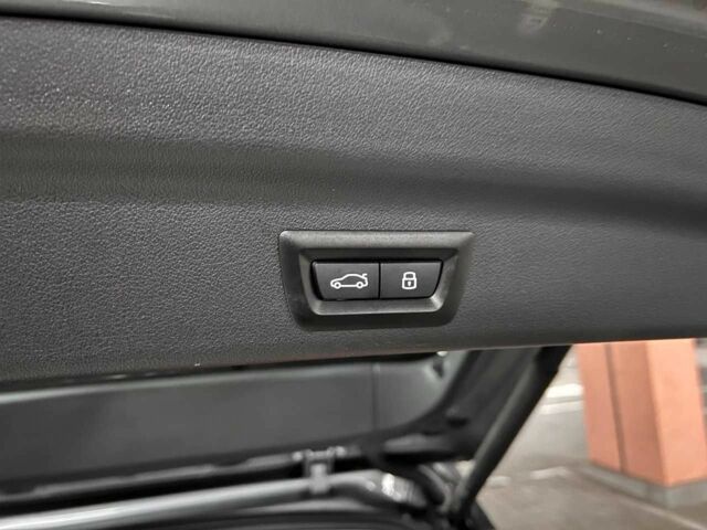 Серый БМВ iX1, объемом двигателя 0 л и пробегом 6 тыс. км за 33200 $, фото 13 на Automoto.ua